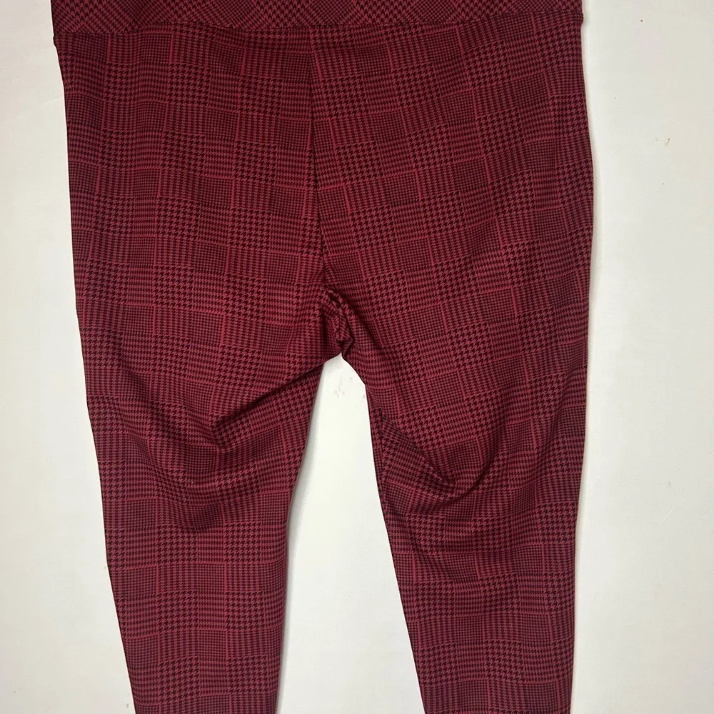 Torrid Red Leggings with Ribbed Texture and Elastic Waistband